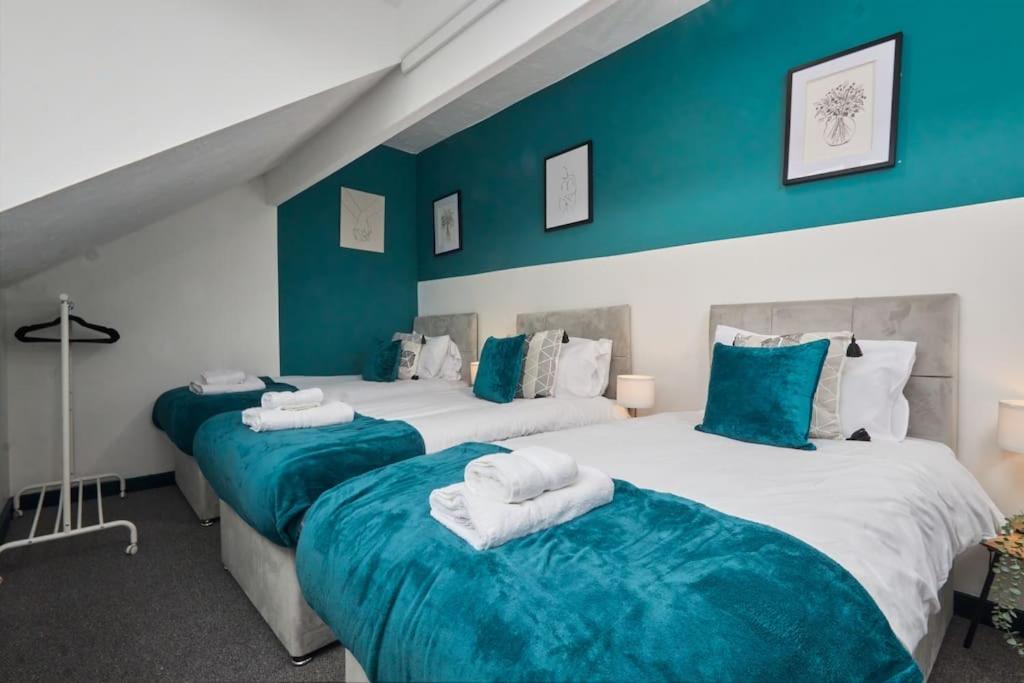 Large House Close To Leeds - Ideal For Groups ภายนอก รูปภาพ