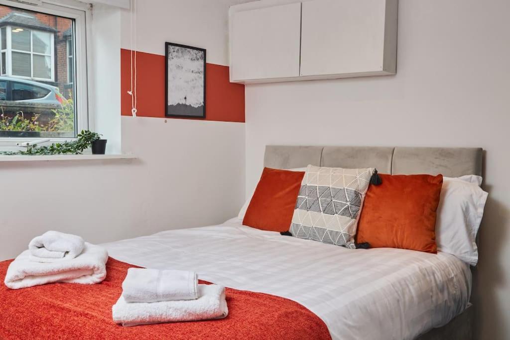 Large House Close To Leeds - Ideal For Groups ภายนอก รูปภาพ
