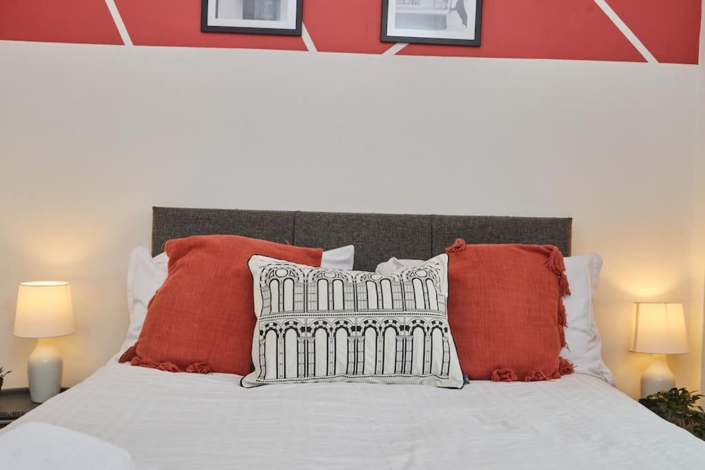 Large House Close To Leeds - Ideal For Groups ภายนอก รูปภาพ