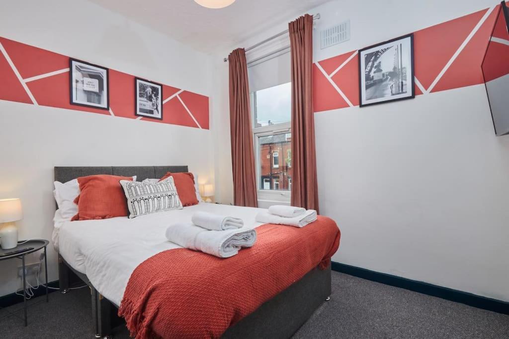 Large House Close To Leeds - Ideal For Groups ภายนอก รูปภาพ