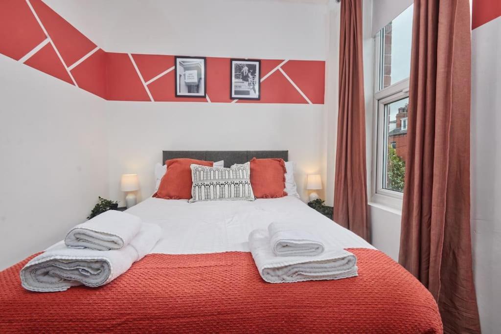 Large House Close To Leeds - Ideal For Groups ภายนอก รูปภาพ